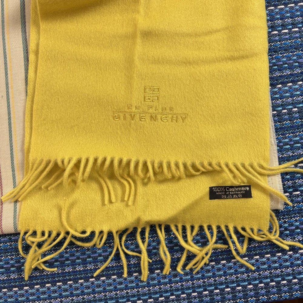 Givenchy Scarf Womens Yellow 100% Cashmere Knit Logo Fringe Made Germany EC